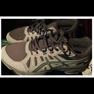 Brand new ASICS. Good walking shoes size 10d